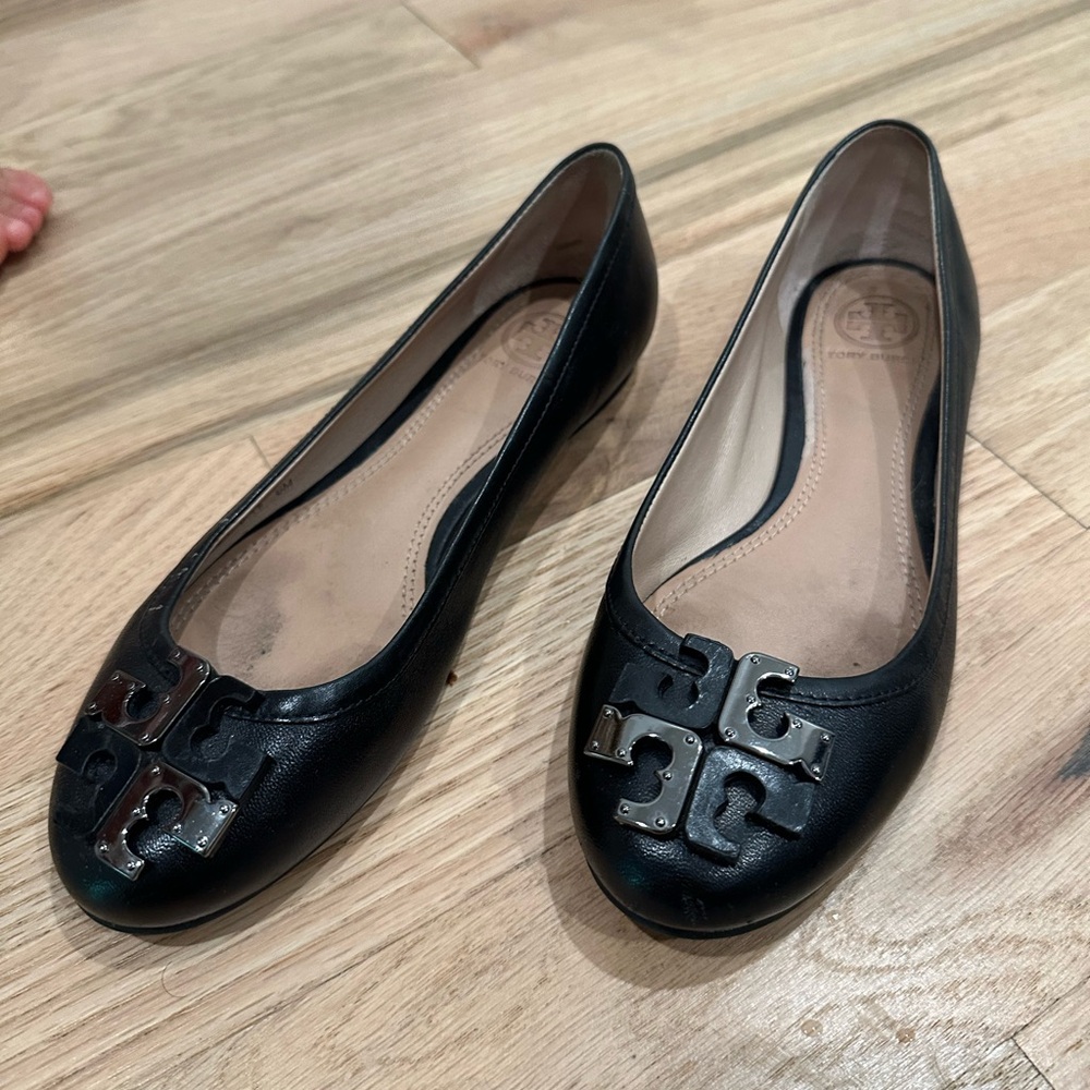 Tory Burch Black Flats with Silver Logo - Picture 3 of 4